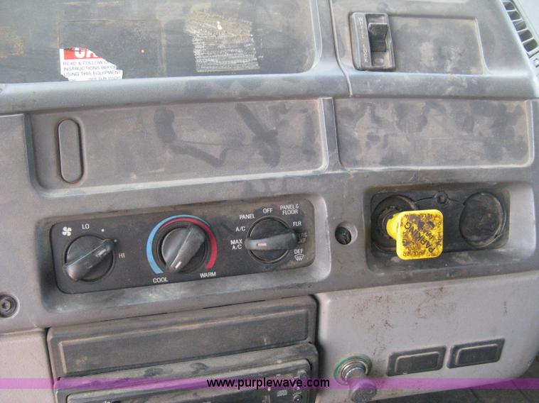 image for item H5270 1999 Sterling L8500 Series crew cab cargo/bobtail truck