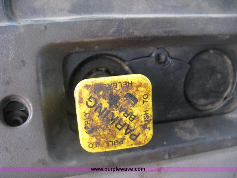 image for item H5270 1999 Sterling L8500 Series crew cab cargo/bobtail truck