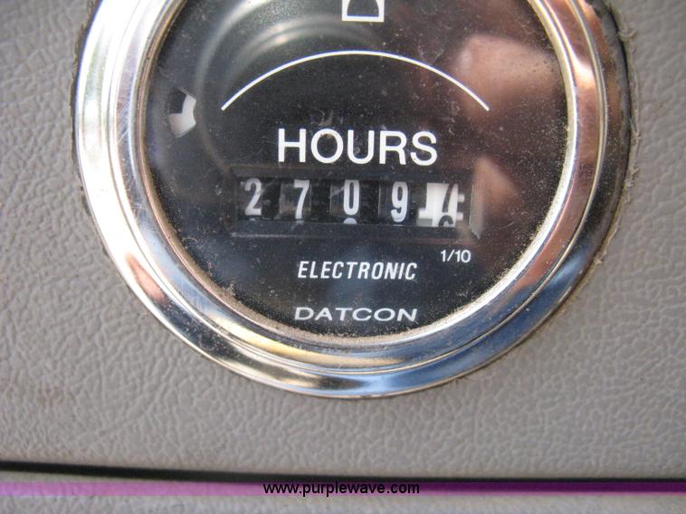 image for item H5270 1999 Sterling L8500 Series crew cab cargo/bobtail truck