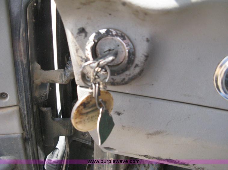 image for item H5270 1999 Sterling L8500 Series crew cab cargo/bobtail truck