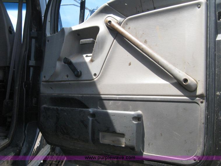 image for item H5270 1999 Sterling L8500 Series crew cab cargo/bobtail truck