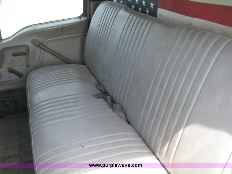 image for item H5270 1999 Sterling L8500 Series crew cab cargo/bobtail truck