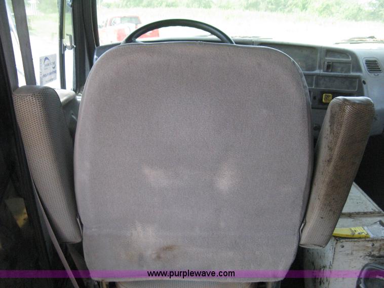 image for item H5270 1999 Sterling L8500 Series crew cab cargo/bobtail truck