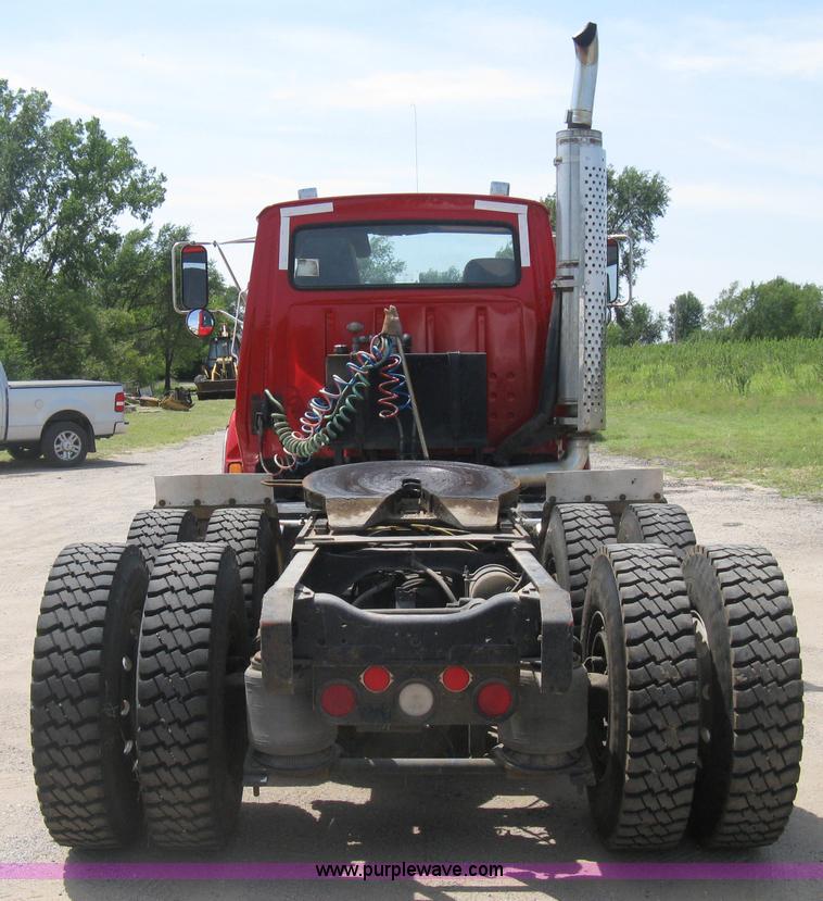 image for item H5272 1995 Ford Aeromax L9000 semi truck