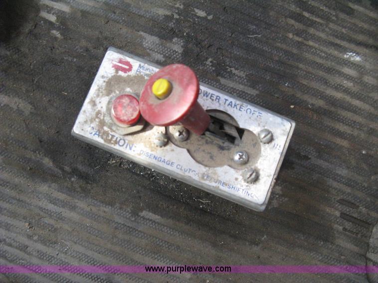 image for item H5272 1995 Ford Aeromax L9000 semi truck