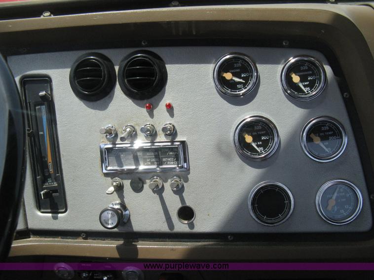 image for item H5272 1995 Ford Aeromax L9000 semi truck