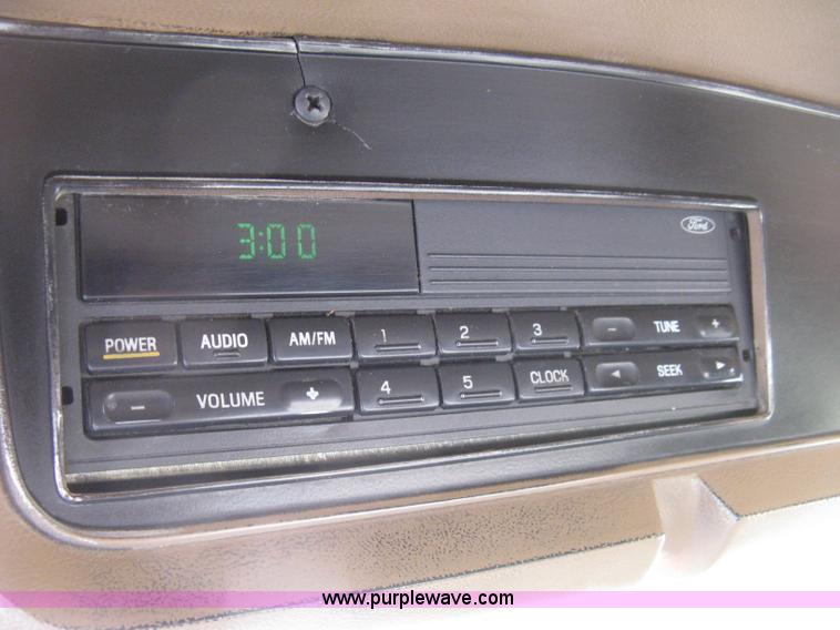 image for item H5272 1995 Ford Aeromax L9000 semi truck