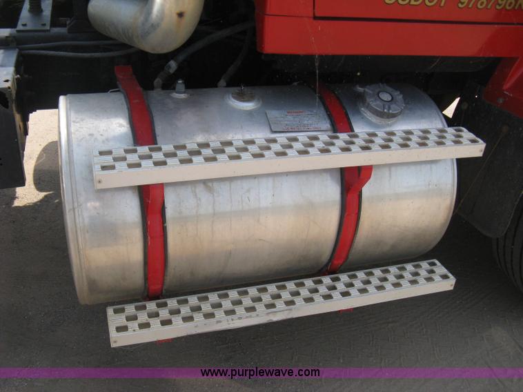 image for item H5272 1995 Ford Aeromax L9000 semi truck