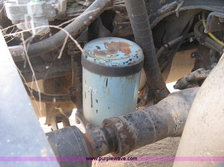 image for item H5272 1995 Ford Aeromax L9000 semi truck