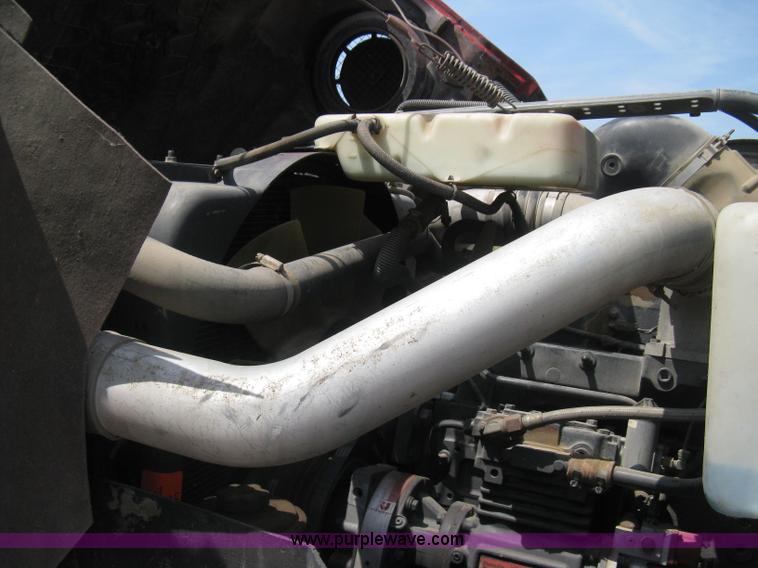 image for item H5272 1995 Ford Aeromax L9000 semi truck