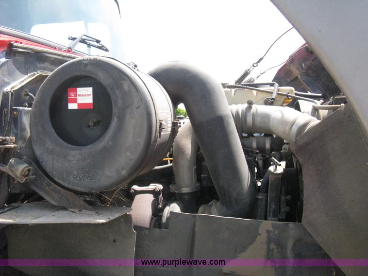 image for item H5272 1995 Ford Aeromax L9000 semi truck