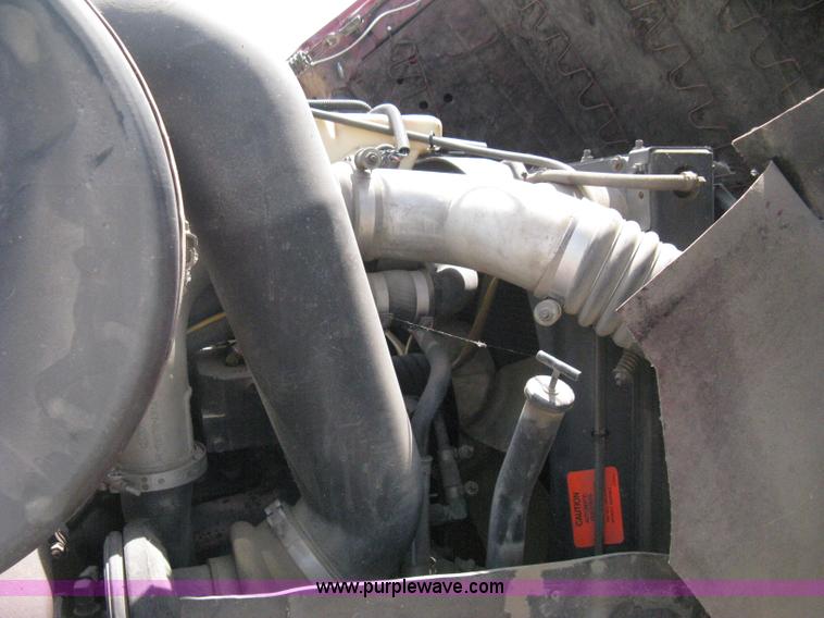 image for item H5272 1995 Ford Aeromax L9000 semi truck