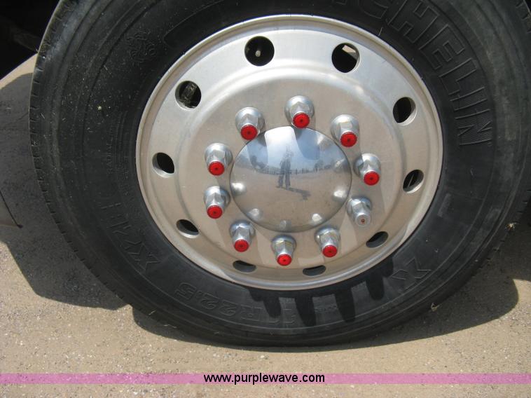 image for item H5272 1995 Ford Aeromax L9000 semi truck