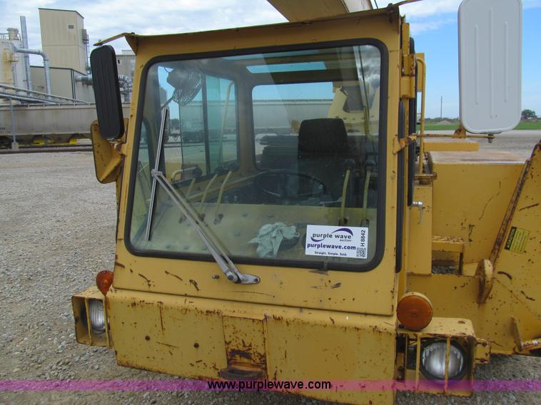 image for item H8842 Lorain LCD150 crane