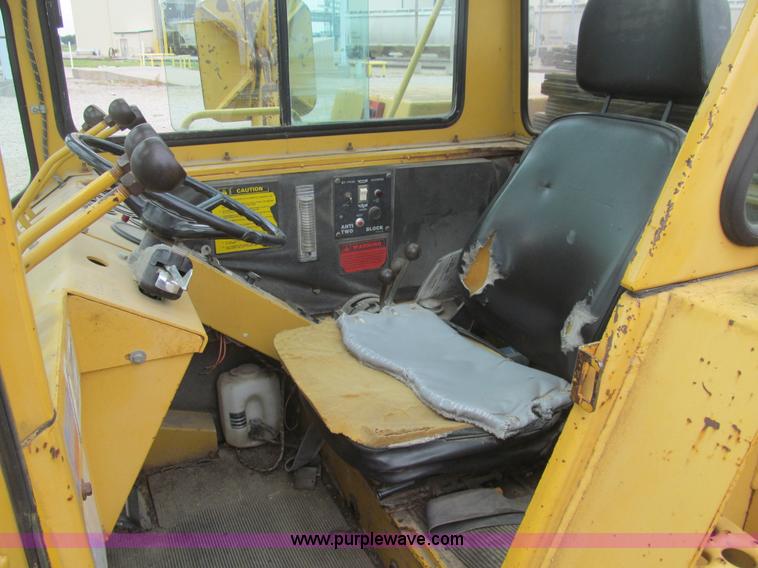 image for item H8842 Lorain LCD150 crane