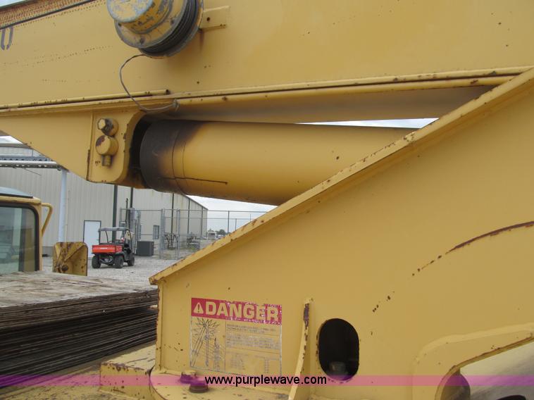 image for item H8842 Lorain LCD150 crane