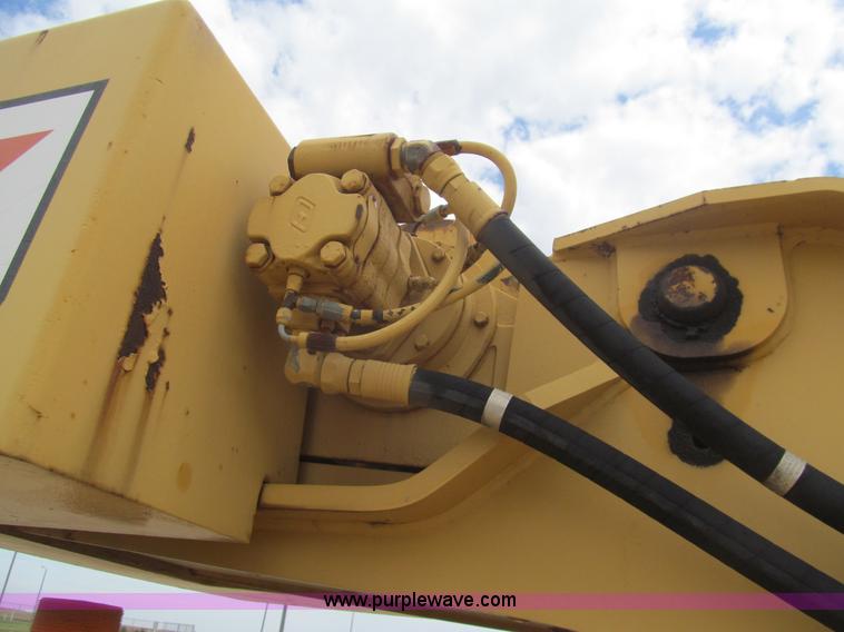 image for item H8842 Lorain LCD150 crane