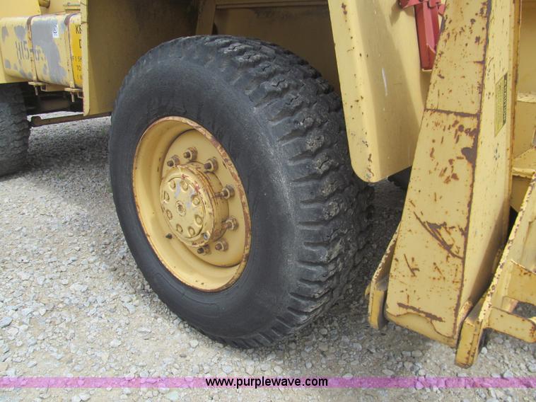 image for item H8842 Lorain LCD150 crane