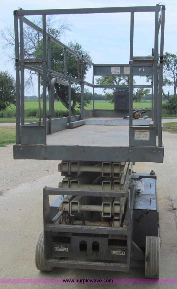 image for item H8898 Terex TSM30 electric scissor lift