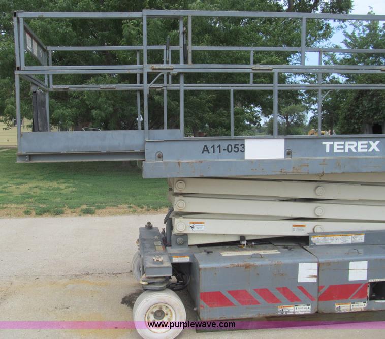 image for item H8898 Terex TSM30 electric scissor lift