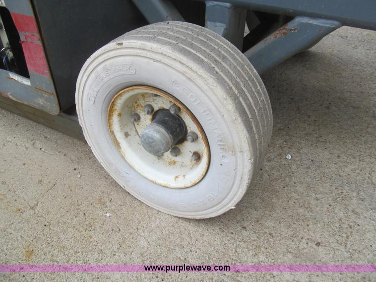 image for item H8898 Terex TSM30 electric scissor lift