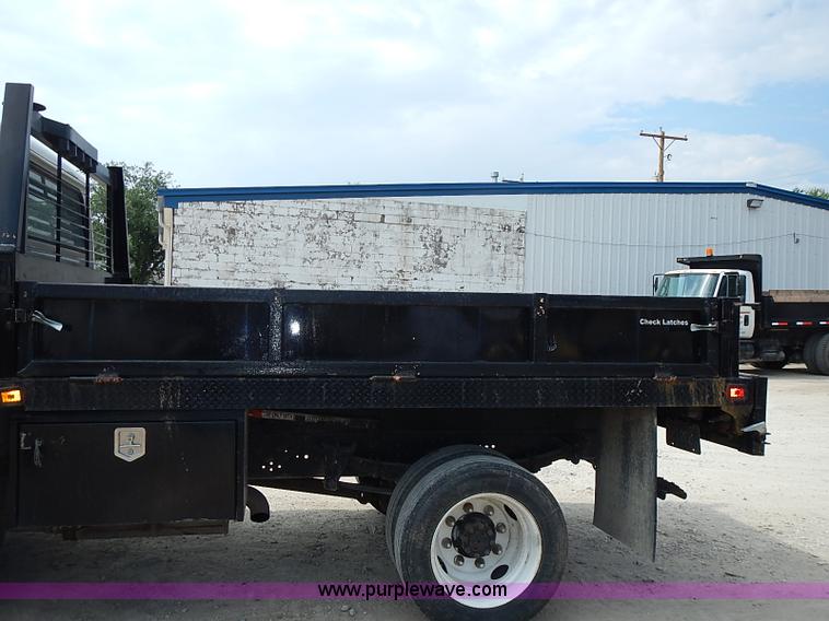 image for item I3549 1995 International 4700 Lo Profile flatbed truck