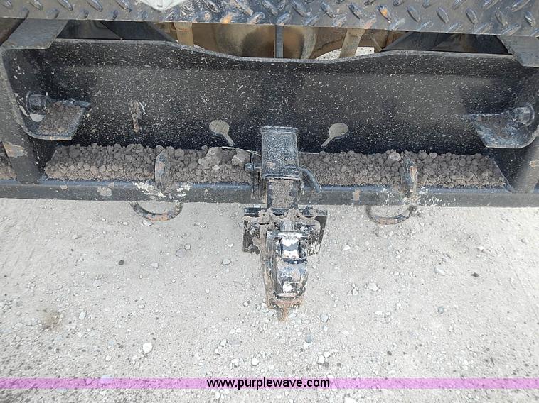 image for item I3549 1995 International 4700 Lo Profile flatbed truck