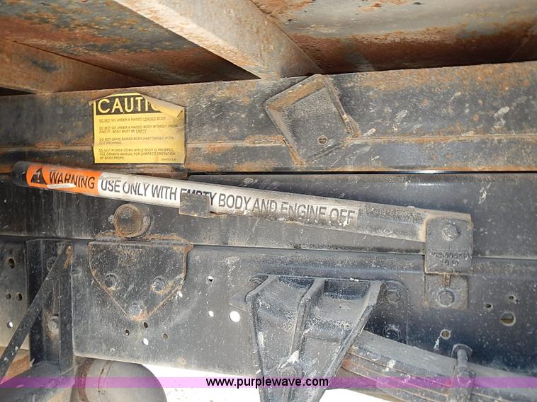 image for item I3549 1995 International 4700 Lo Profile flatbed truck