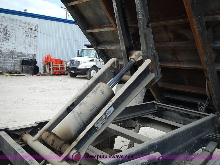 image for item I3549 1995 International 4700 Lo Profile flatbed truck