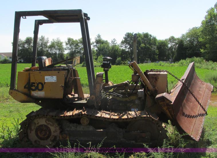 image for item I4136 1975 Case 450 dozer