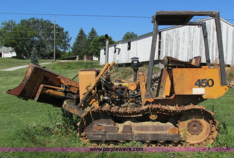 image for item I4136 1975 Case 450 dozer