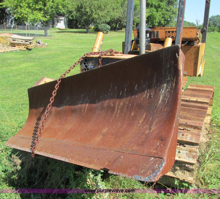 image for item I4136 1975 Case 450 dozer