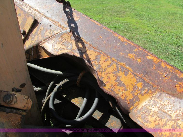 image for item I4136 1975 Case 450 dozer