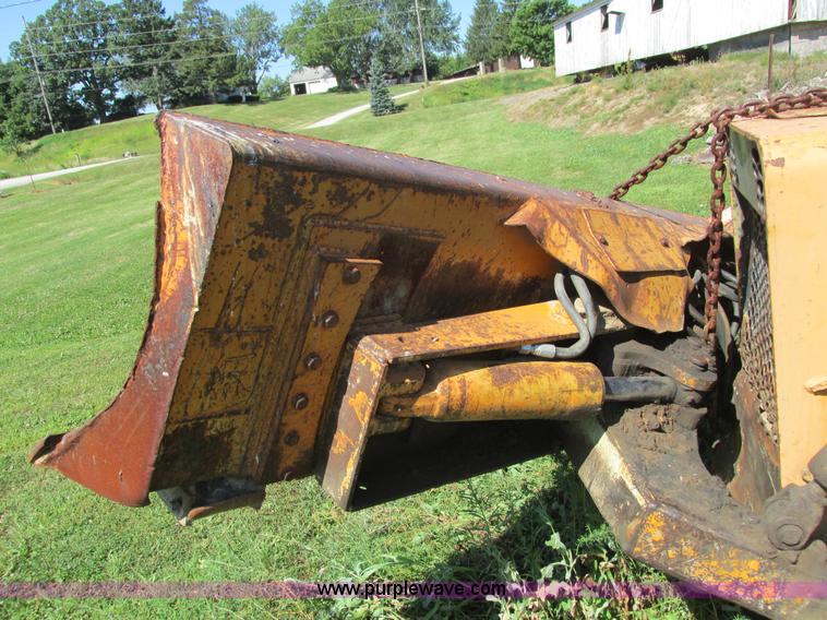 image for item I4136 1975 Case 450 dozer
