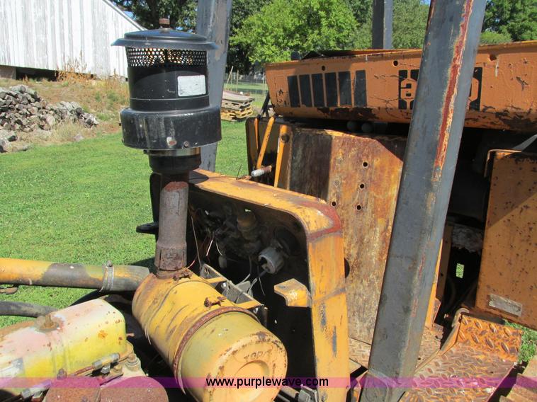 image for item I4136 1975 Case 450 dozer