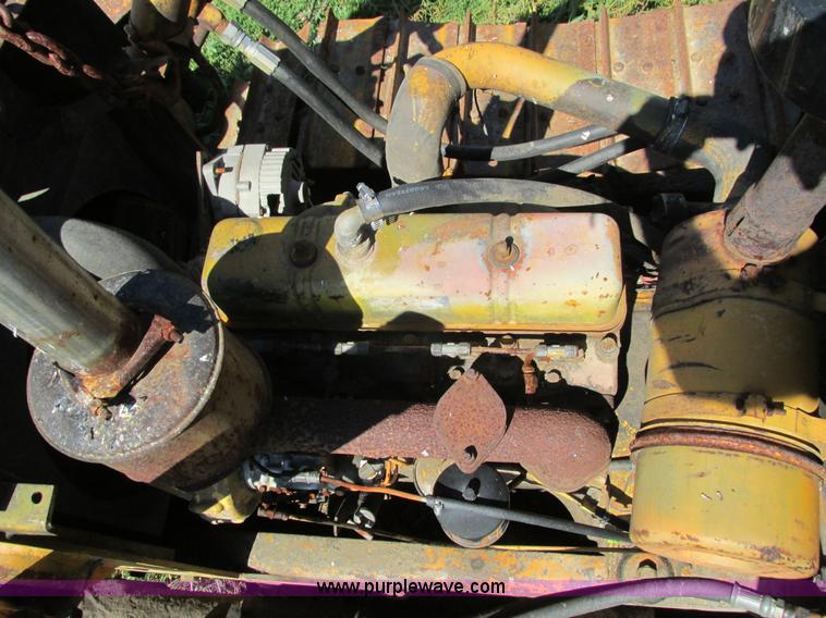 image for item I4136 1975 Case 450 dozer