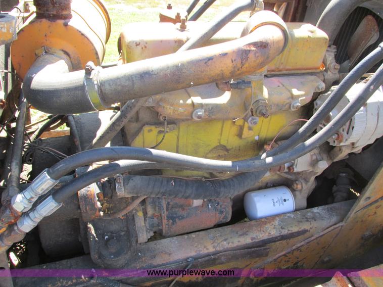 image for item I4136 1975 Case 450 dozer