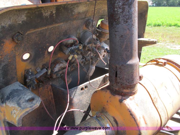 image for item I4136 1975 Case 450 dozer