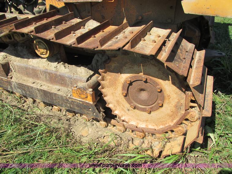 image for item I4136 1975 Case 450 dozer