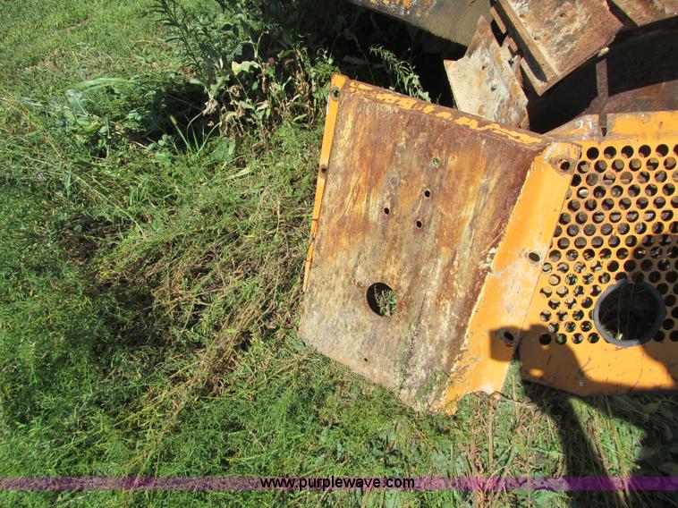 image for item I4136 1975 Case 450 dozer