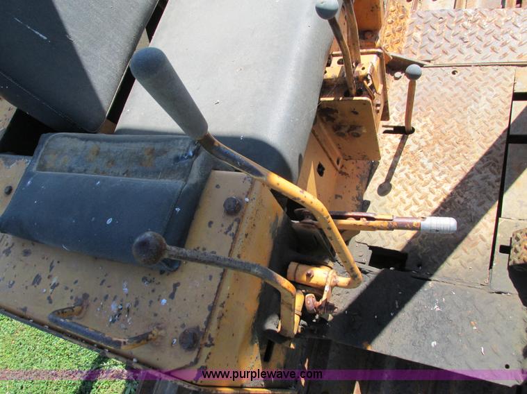 image for item I4136 1975 Case 450 dozer