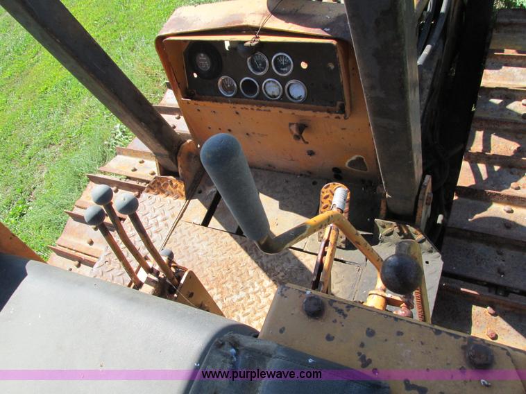 image for item I4136 1975 Case 450 dozer