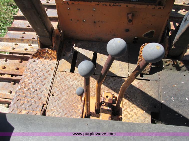 image for item I4136 1975 Case 450 dozer