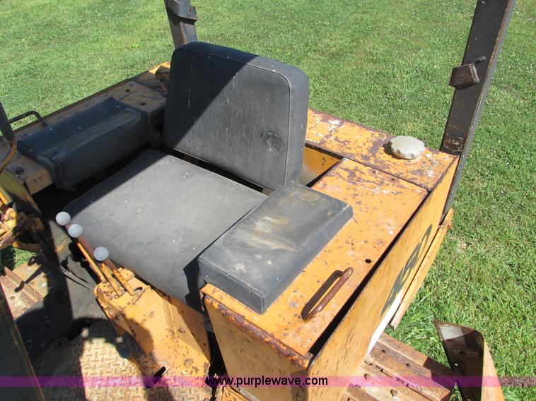 image for item I4136 1975 Case 450 dozer