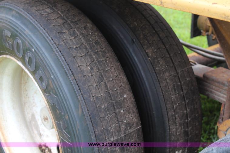 image for item J1051 1996 Load King 2060 belly dump trailer