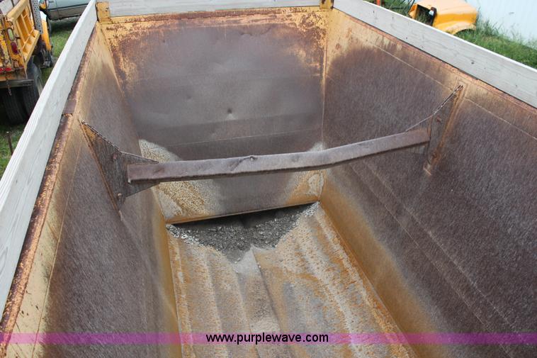 image for item J1051 1996 Load King 2060 belly dump trailer