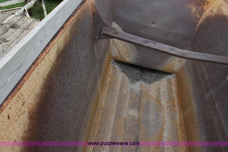 image for item J1051 1996 Load King 2060 belly dump trailer