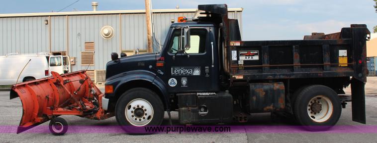 image for item J2160 1999 International 4700 dump truck