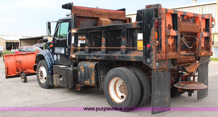 image for item J2160 1999 International 4700 dump truck
