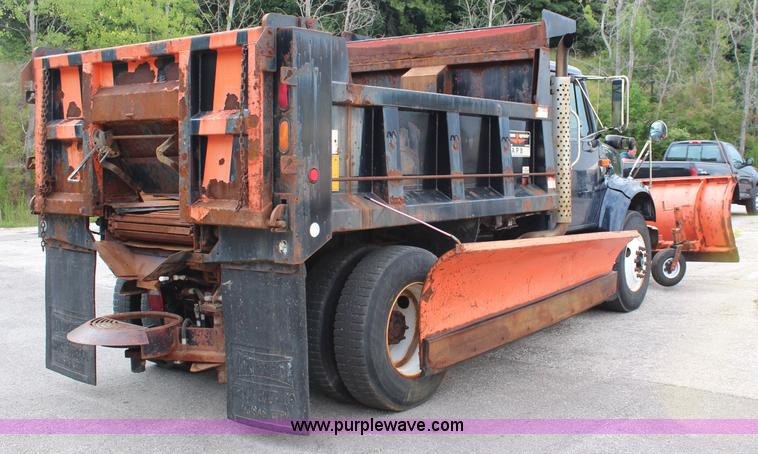 image for item J2160 1999 International 4700 dump truck